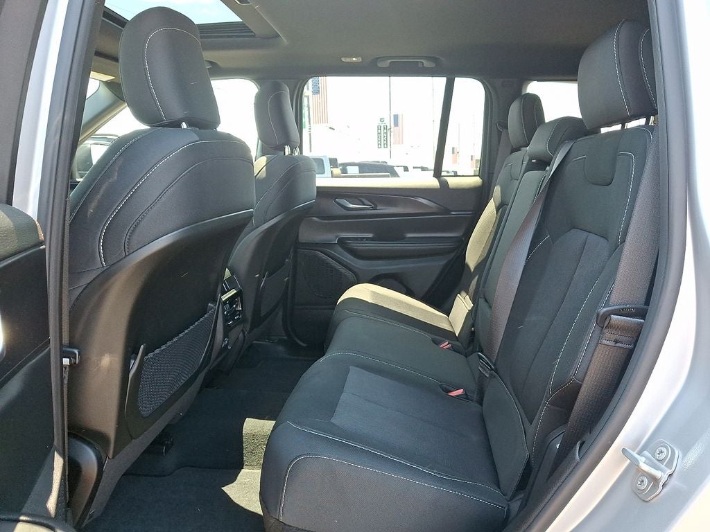 2025 Jeep Grand Cherokee Laredo X 4x4