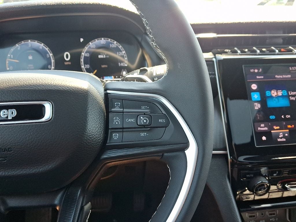 2025 Jeep Grand Cherokee Laredo X 4x4