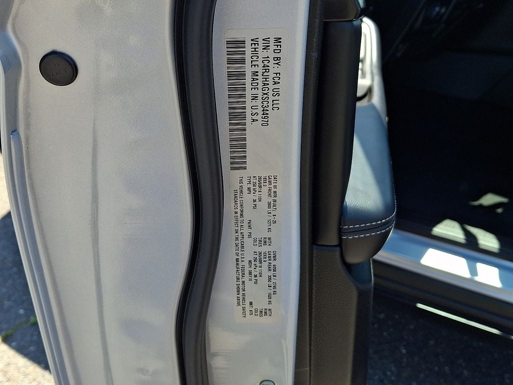 2025 Jeep Grand Cherokee Laredo X 4x4