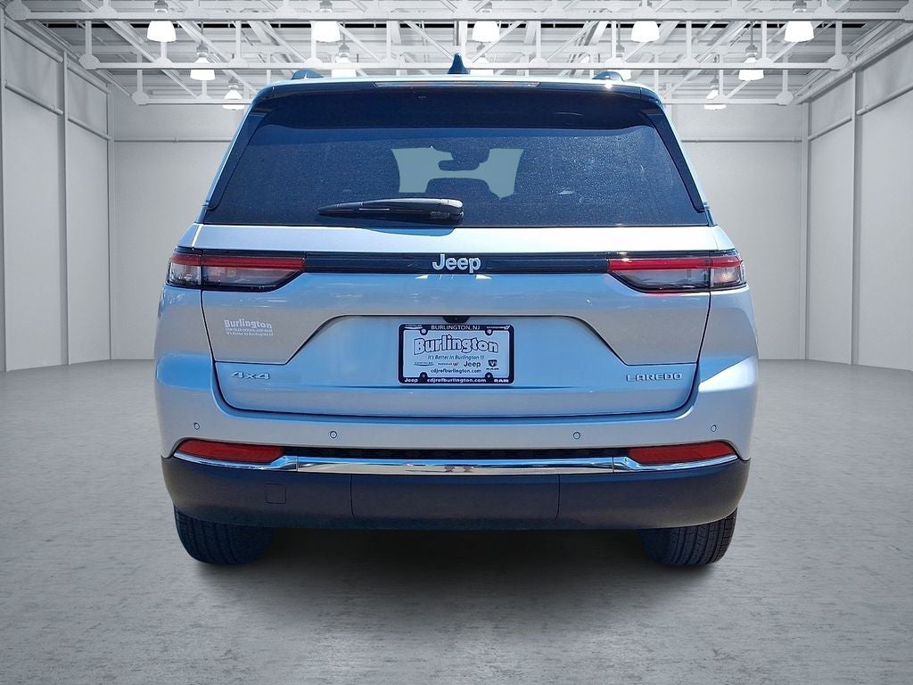 2025 Jeep Grand Cherokee Laredo X 4x4