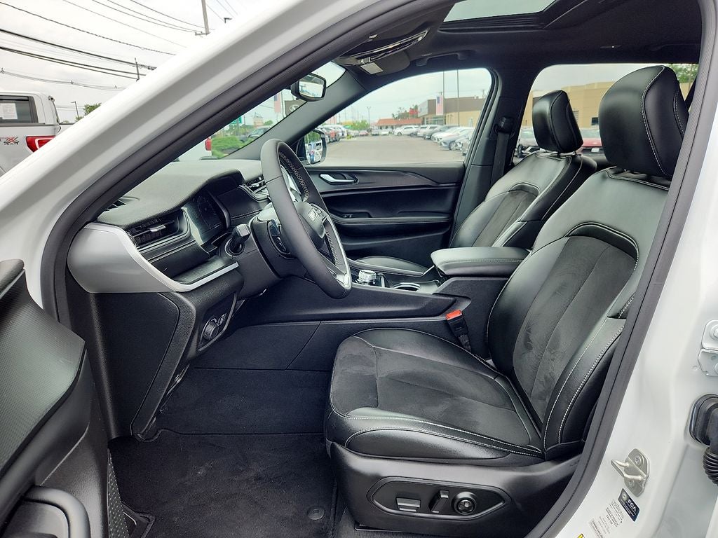 2024 Jeep Grand Cherokee L Altitude X 4x4