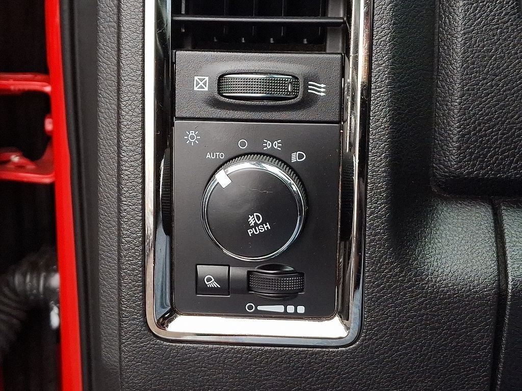 2017 RAM 1500 Sport Crew Cab 4x4 5'7' Box