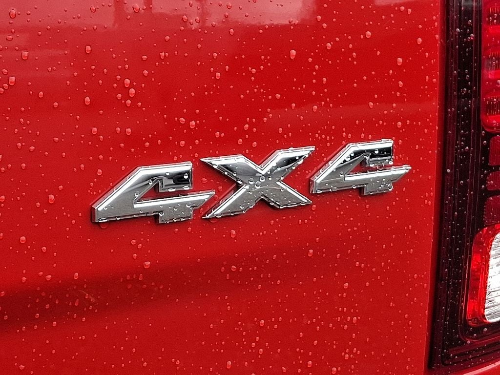 2017 RAM 1500 Sport Crew Cab 4x4 5'7' Box