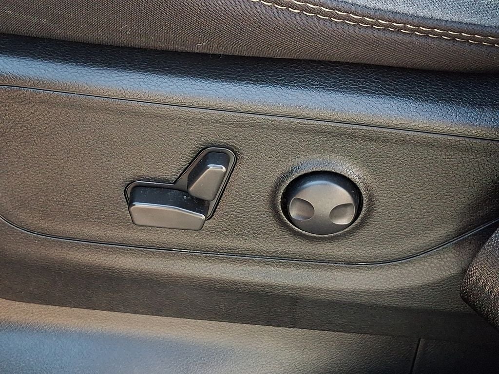 2022 RAM 1500 Big Horn Crew Cab 4x4 6'4' Box