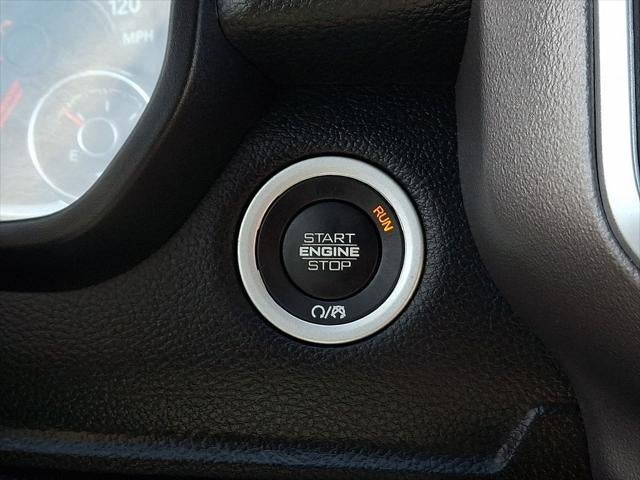 2022 RAM 1500 Big Horn Crew Cab 4x4 6'4' Box