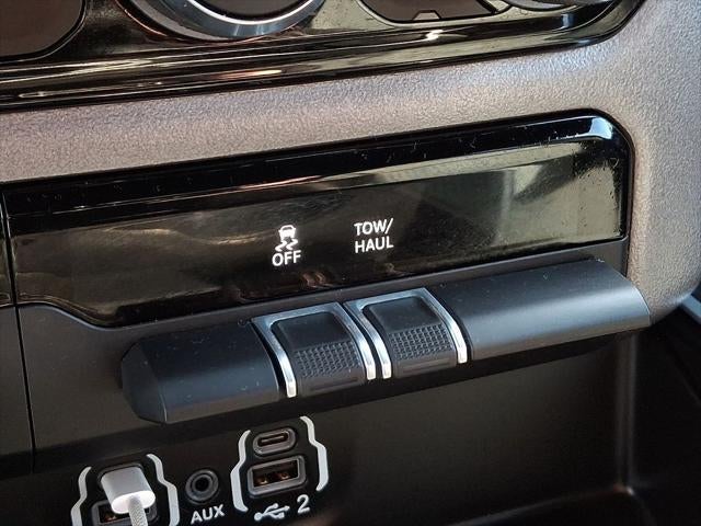 2022 RAM 1500 Big Horn Crew Cab 4x4 6'4' Box