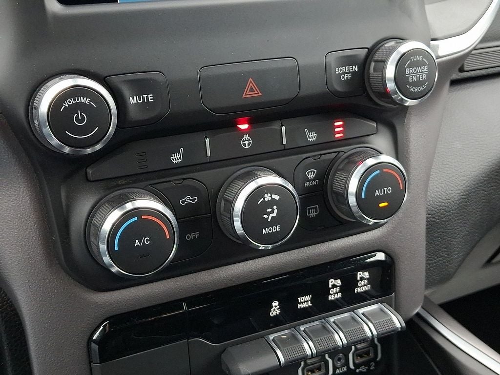 2022 RAM Ram 1500 Big Horn Quad Cab 4x4 6'4' Box