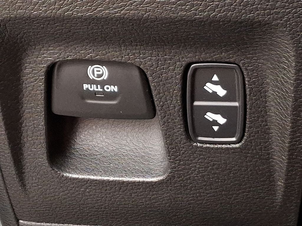 2021 RAM Ram 1500 Big Horn Crew Cab 4x4 5'7' Box