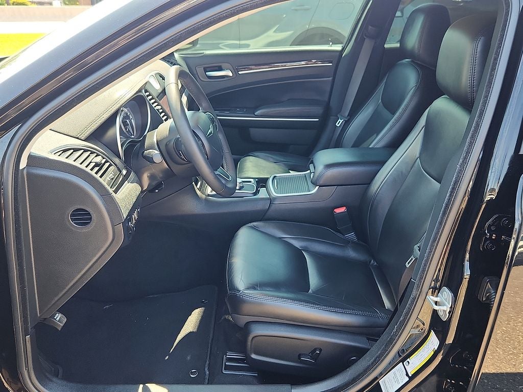 2023 Chrysler 300 Touring L AWD