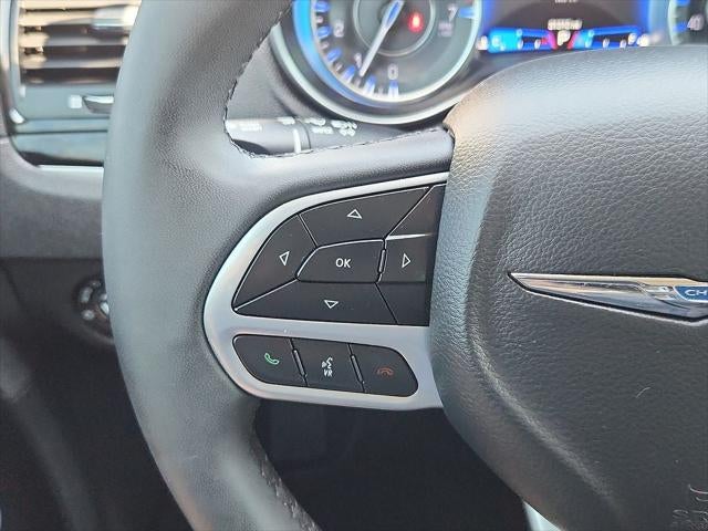 2023 Chrysler 300 Touring L AWD