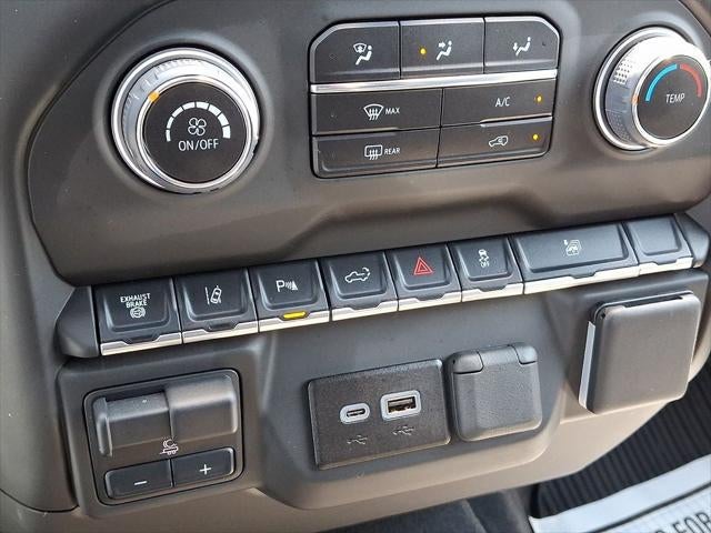 2025 Chevrolet Silverado 2500HD 4WD Crew Cab Standard Bed Custom
