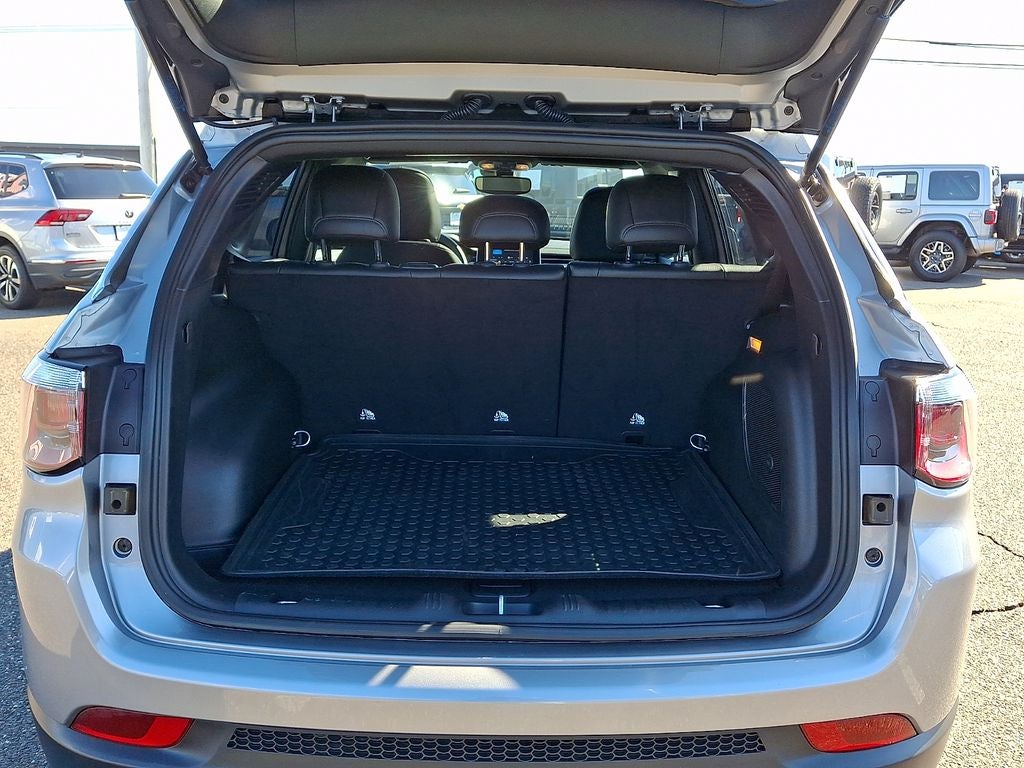 2023 Jeep Compass Latitude Lux FWD