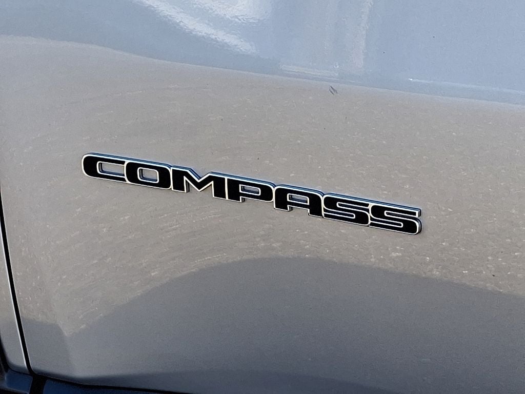 2023 Jeep Compass Latitude Lux FWD