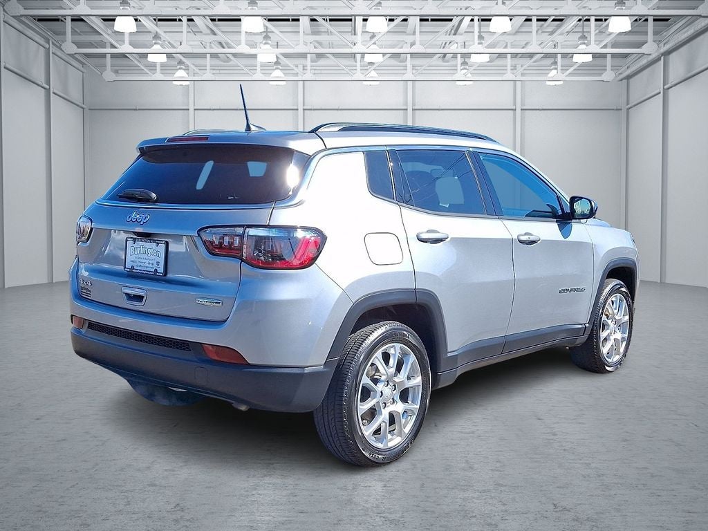 2023 Jeep Compass Latitude Lux FWD