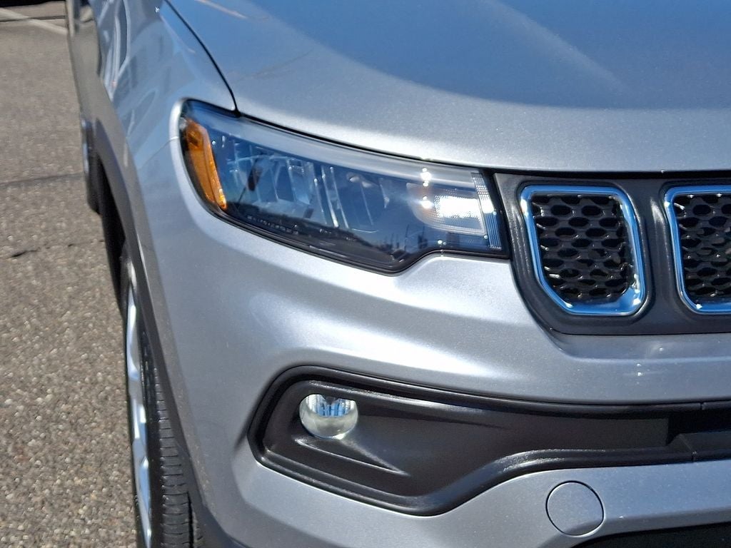 2023 Jeep Compass Latitude Lux FWD