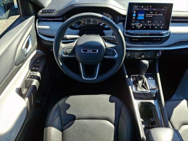 2023 Jeep Compass Latitude Lux FWD