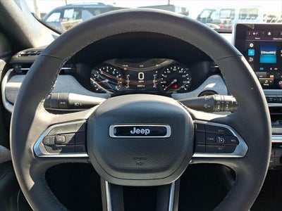 2023 Jeep Compass Latitude Lux FWD