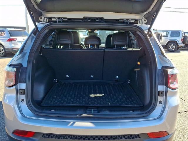 2023 Jeep Compass Latitude Lux FWD