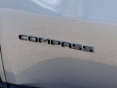 2023 Jeep Compass Latitude Lux FWD