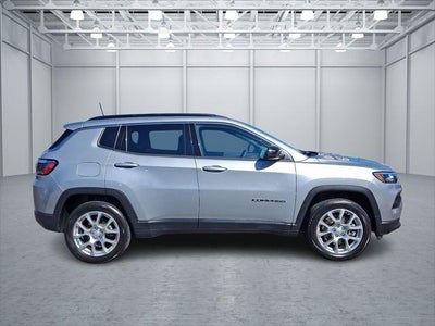 2023 Jeep Compass Latitude Lux FWD