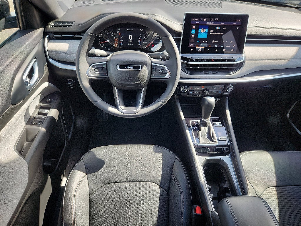 2023 Jeep Compass Latitude Lux FWD
