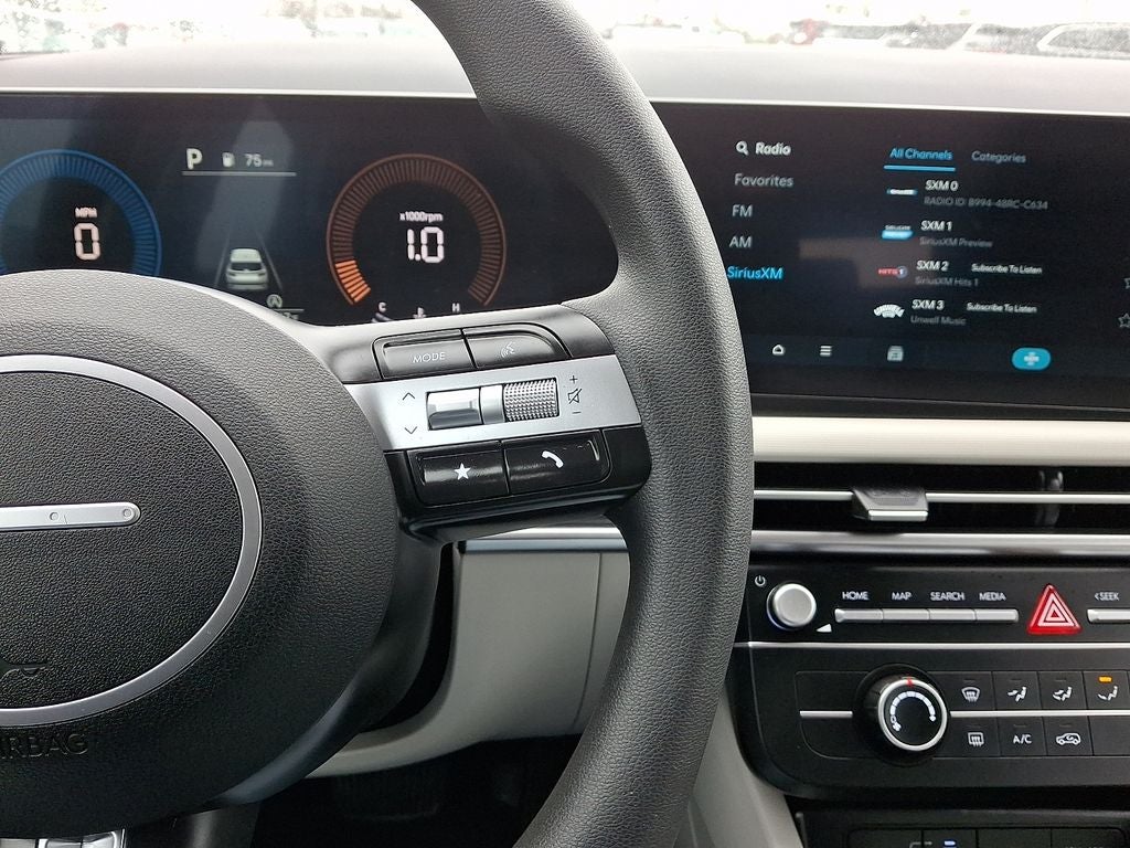 2025 Hyundai TUCSON SE