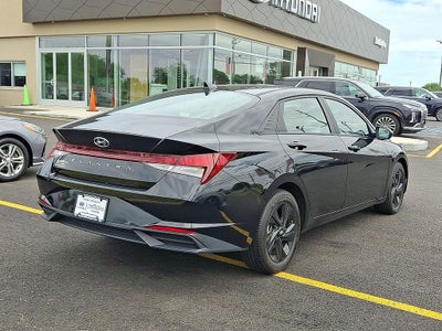 2023 Hyundai ELANTRA SEL
