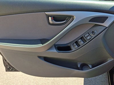 2014 Hyundai ELANTRA SE