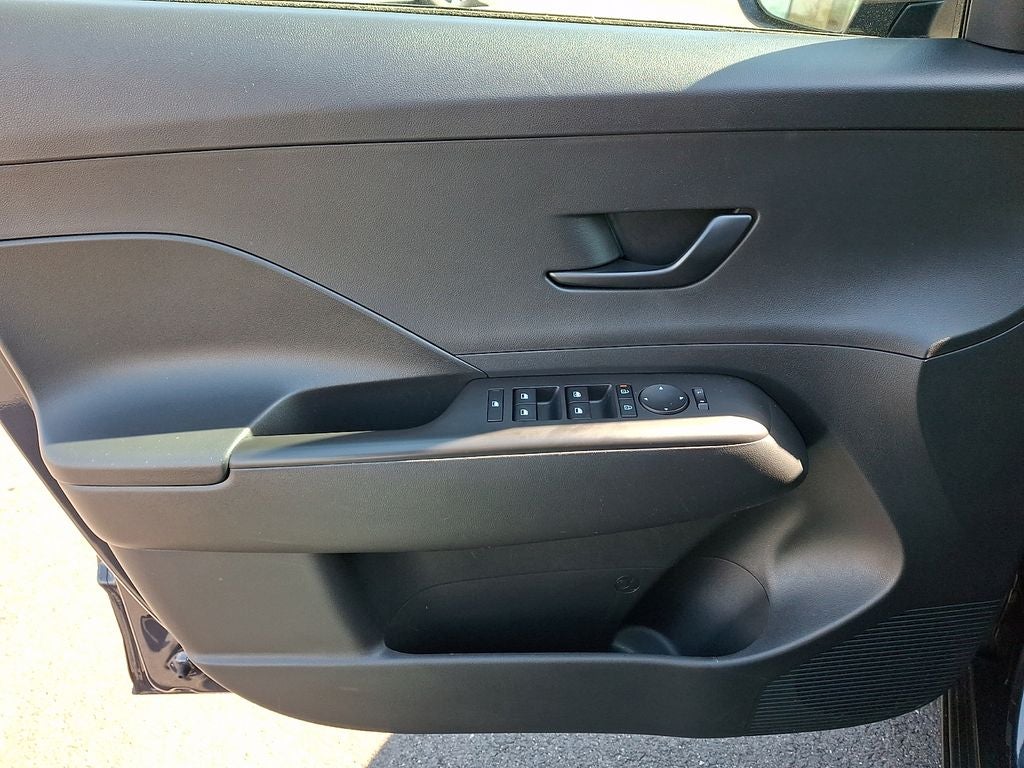 2025 Hyundai KONA SE