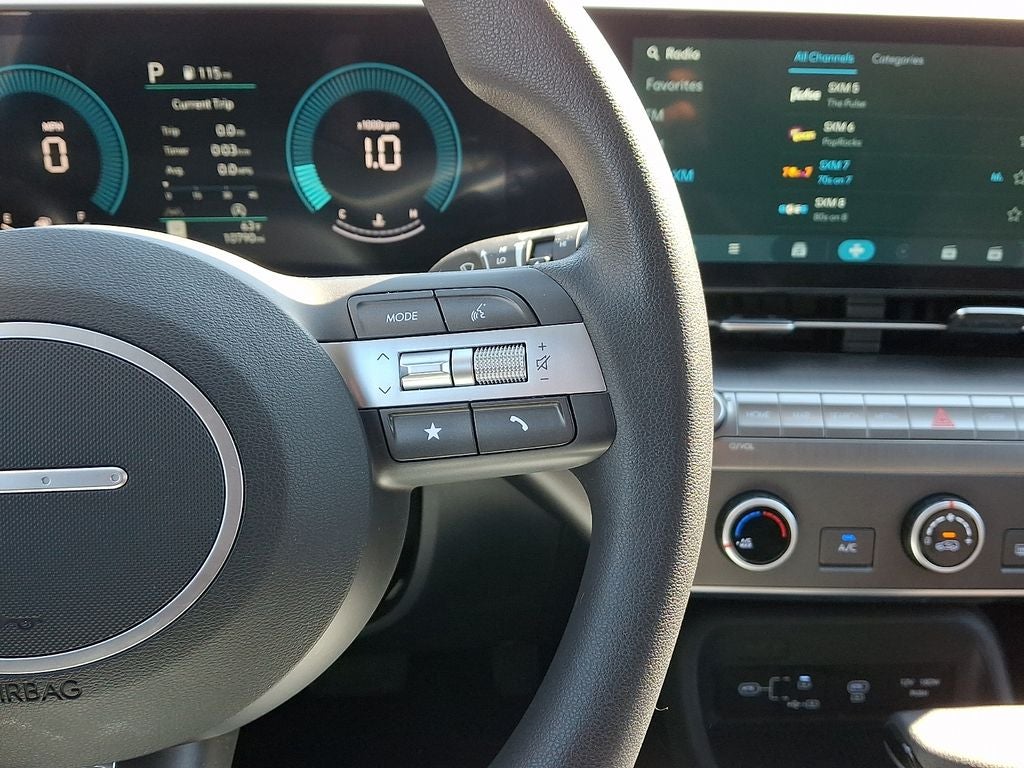 2025 Hyundai KONA SE