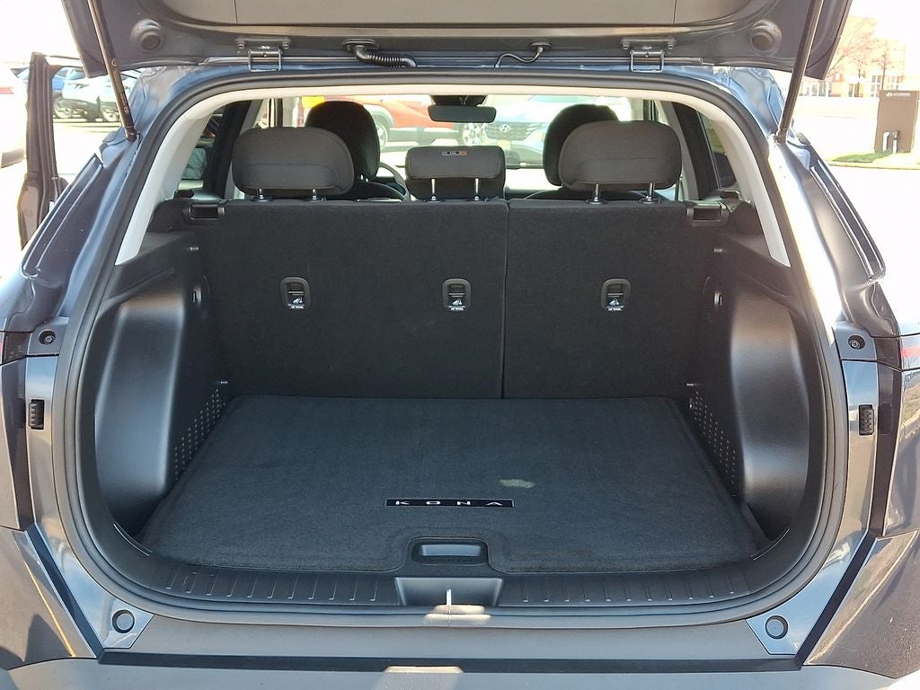 2025 Hyundai KONA SE