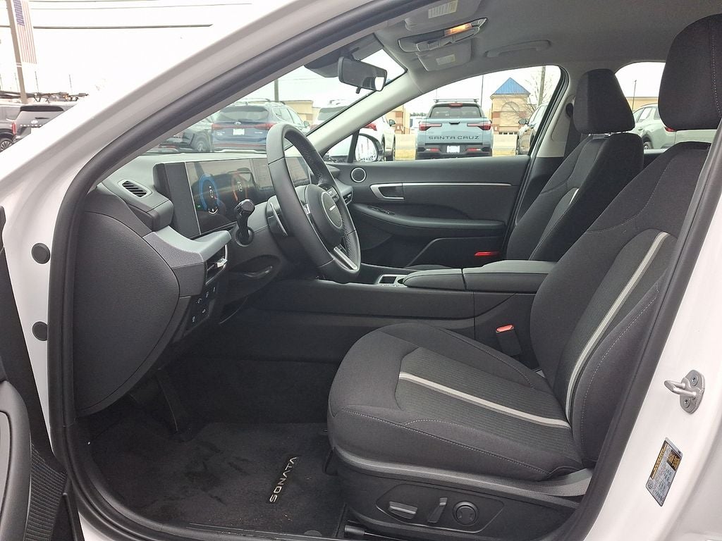 2025 Hyundai SONATA HYBRID SEL