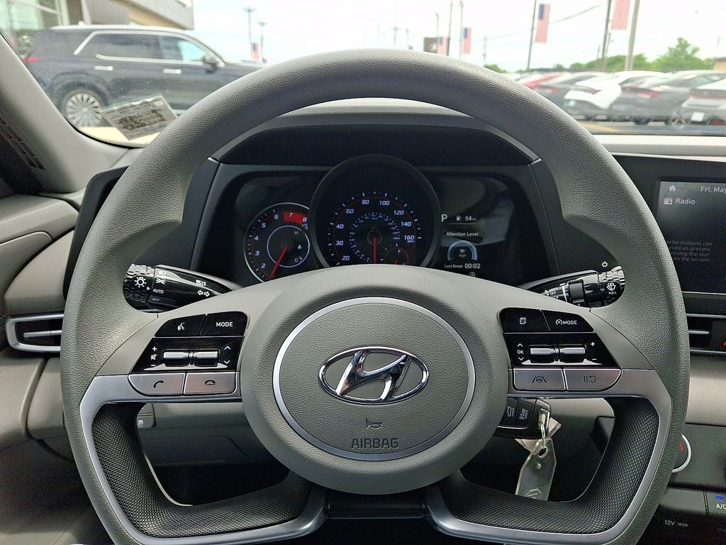 2023 Hyundai ELANTRA SE