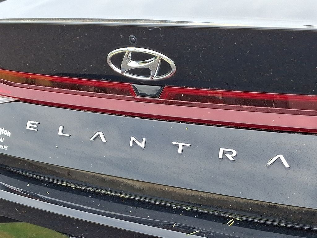 2023 Hyundai ELANTRA SE