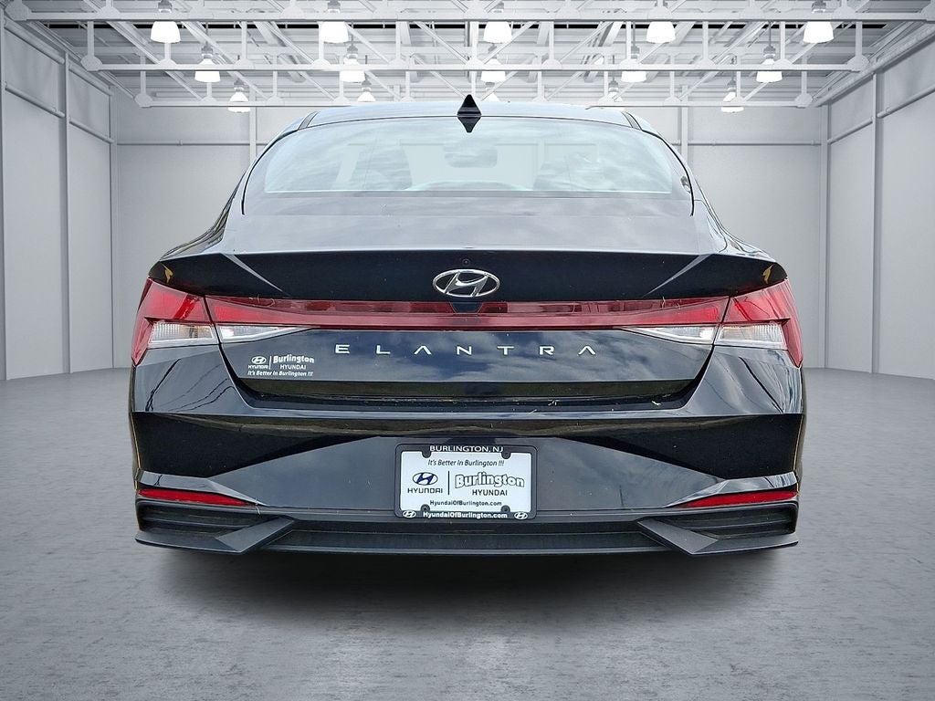 2023 Hyundai ELANTRA SE