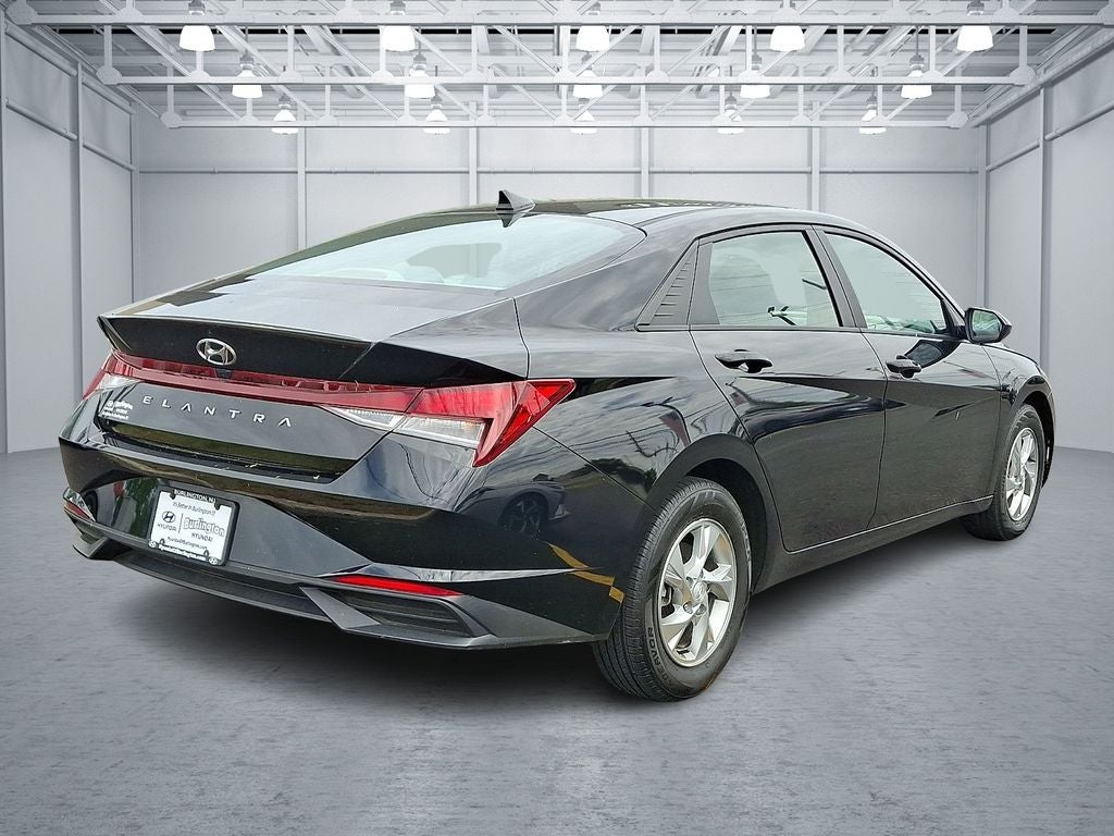 2023 Hyundai ELANTRA SE