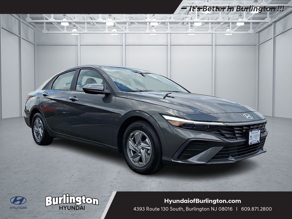 2024 Hyundai ELANTRA SE