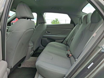 2024 Hyundai ELANTRA SE