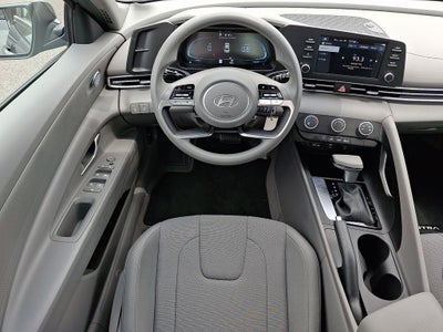 2024 Hyundai ELANTRA SE