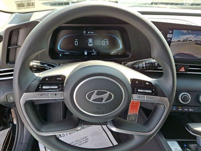 2024 Hyundai ELANTRA SE
