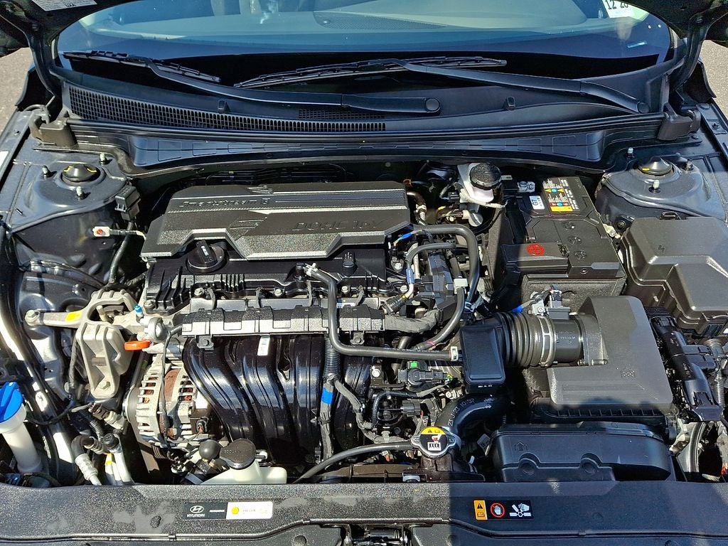 2024 Hyundai ELANTRA SE