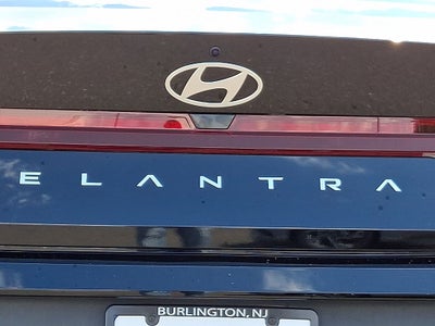 2024 Hyundai ELANTRA SE