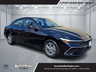 2024 Hyundai ELANTRA SE