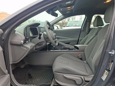 2024 Hyundai ELANTRA SE