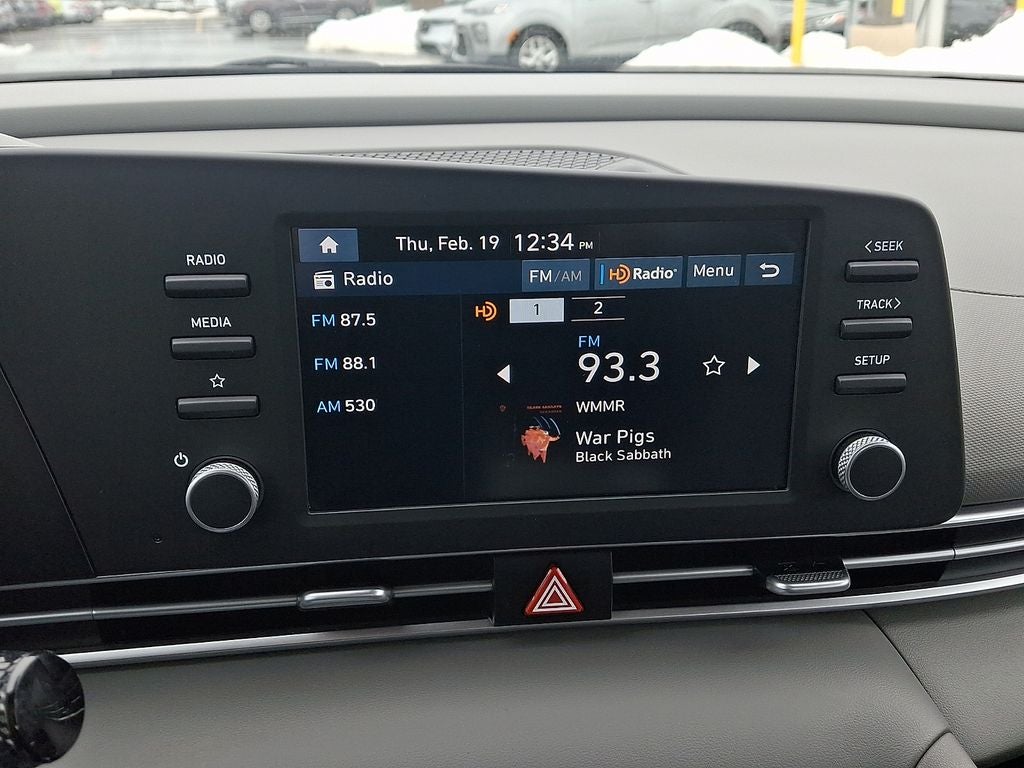 2024 Hyundai ELANTRA SE