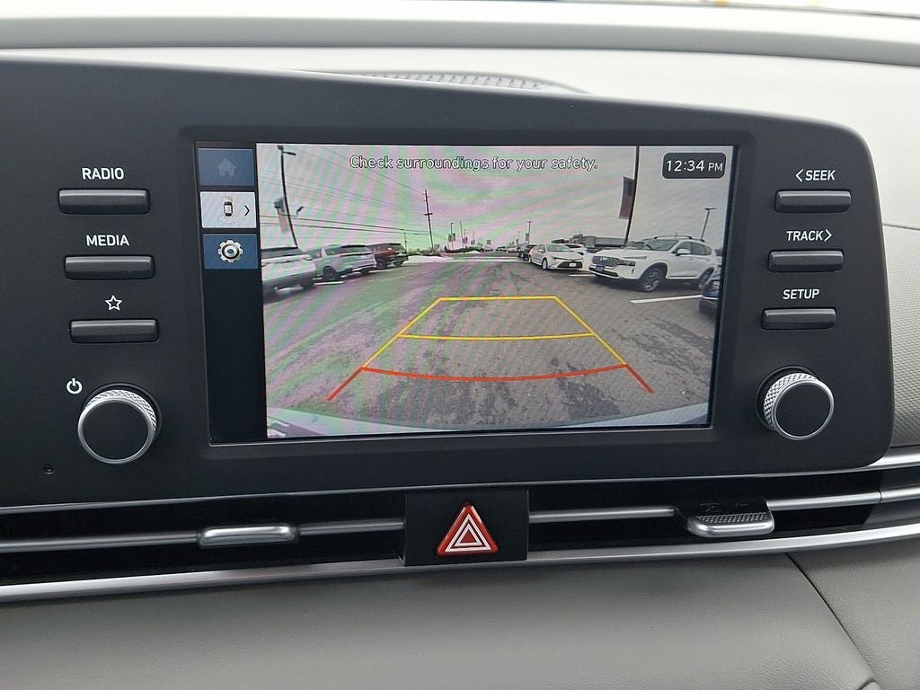 2024 Hyundai ELANTRA SE