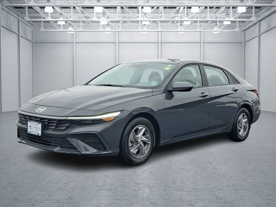2024 Hyundai ELANTRA SE