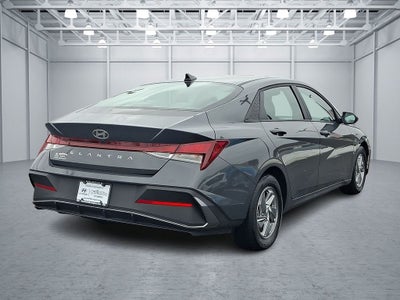 2024 Hyundai ELANTRA SE
