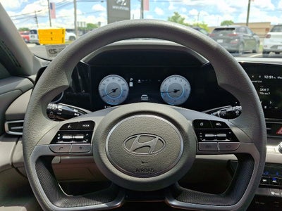 2024 Hyundai ELANTRA SEL