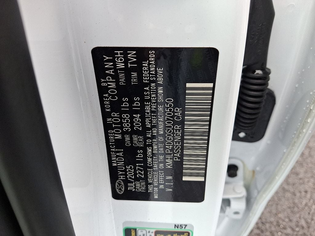 2025 Hyundai ELANTRA Limited